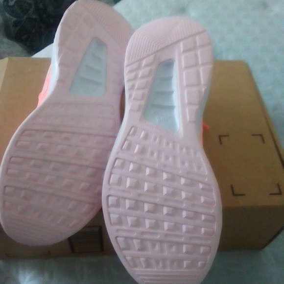 NWOT children's Adidas sneakers - Picture 2 of 5